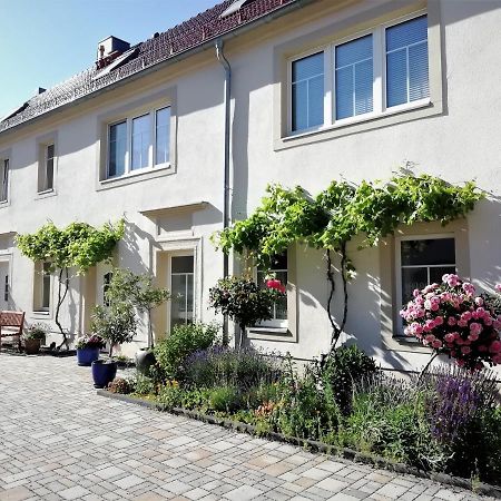Meißen Ferienhof Graefe - 3-Seiten Hof Mit Grossem Garten, Pool & Sauna מראה חיצוני תמונה