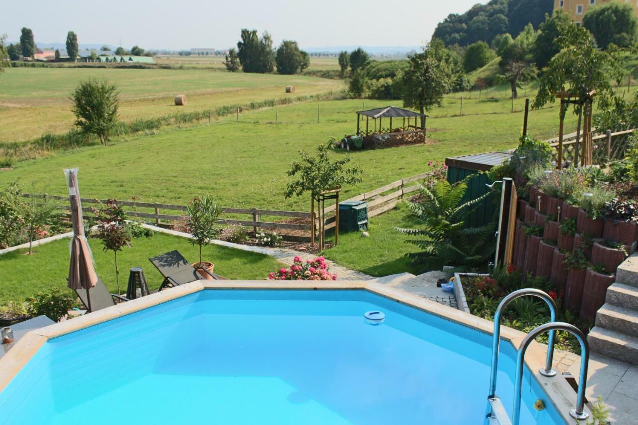 Meißen Ferienhof Graefe - 3-Seiten Hof Mit Grossem Garten, Pool & Sauna מראה חיצוני תמונה